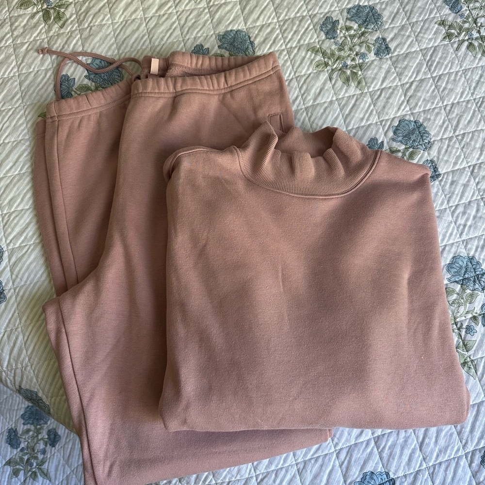 Skims Sweat Set